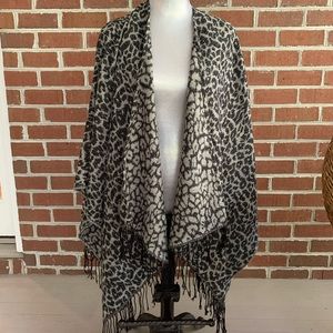 Black & Silver Leopard Sweater Wrap (OS)
